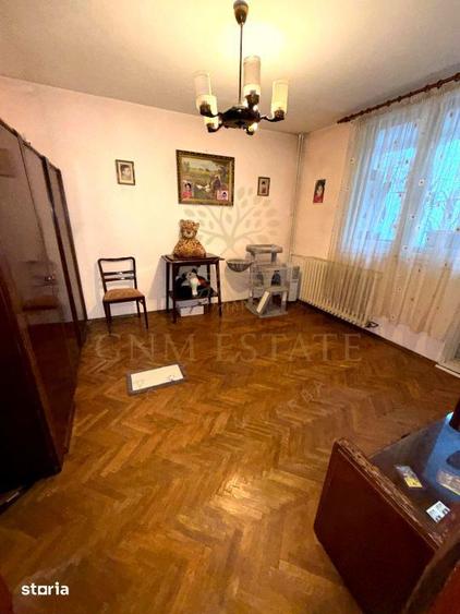 Apartament cu 4 camere decomandat în Drumul Taberei