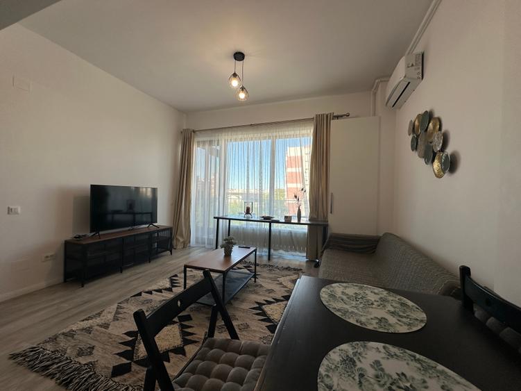Apartament cu 2 camere semidecomandat în 13 Septembrie