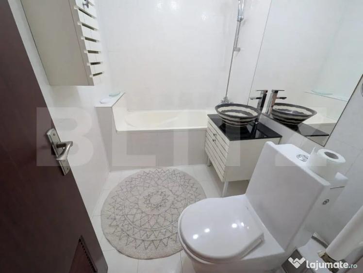 Apartament cu 3 camere semidecomandat în Dacia