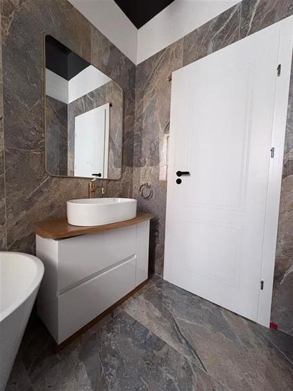 Apartament cu 2 camere semidecomandat, mobilat în Șelimbăr