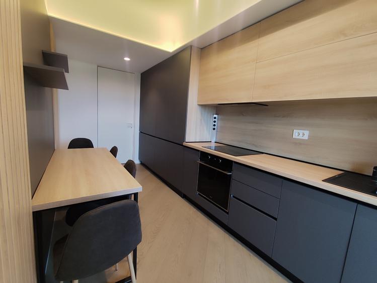 Apartament cu 3 camere decomandat în Cotroceni