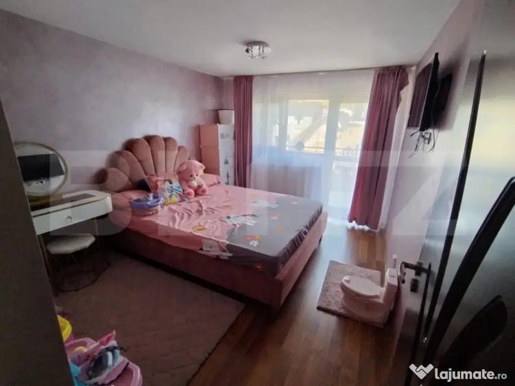 Casă cu 7 camere cu Teren 418 Mp în Romanești