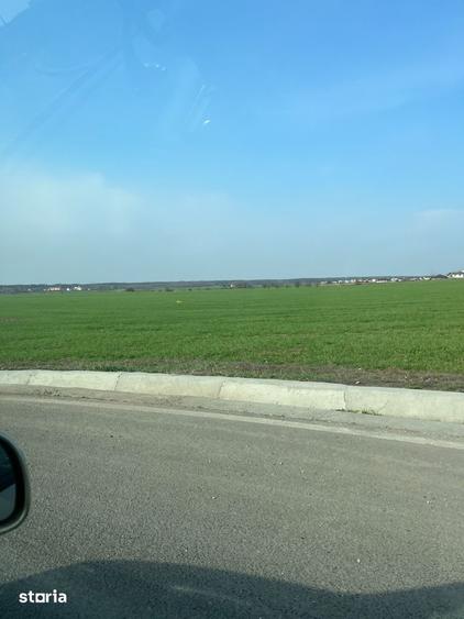 Teren de 3700 mp, în Central