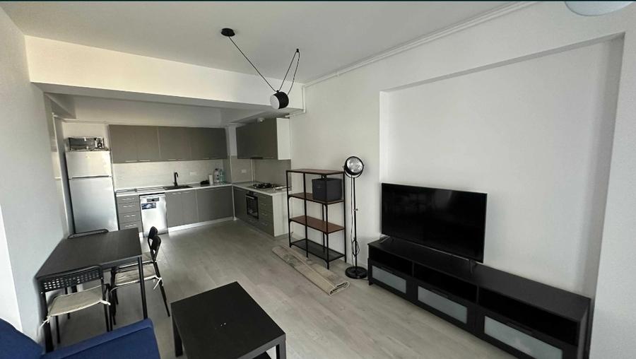 Apartament cu 2 camere decomandat în Politehnica