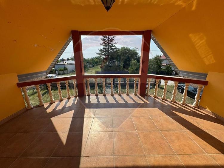 Casă individuală cu 6 camere cu Teren 1526 Mp în Bolotești