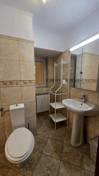 Apartament cu 4 camere semidecomandat, mobilat în Alba Iulia