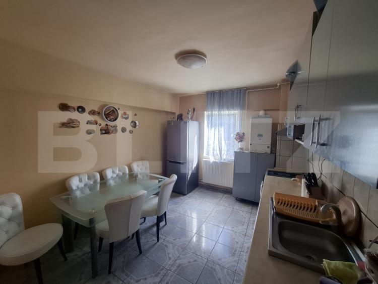 Apartament cu 2 camere decomandat în Micro 16
