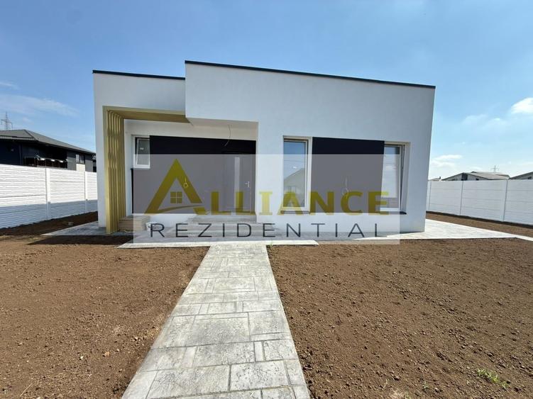 Casă individuală cu 4 camere cu Canalizare în Berceni