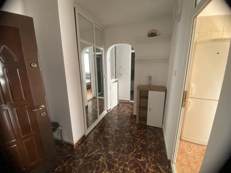 Inchiriez apartament 2 camere - 12