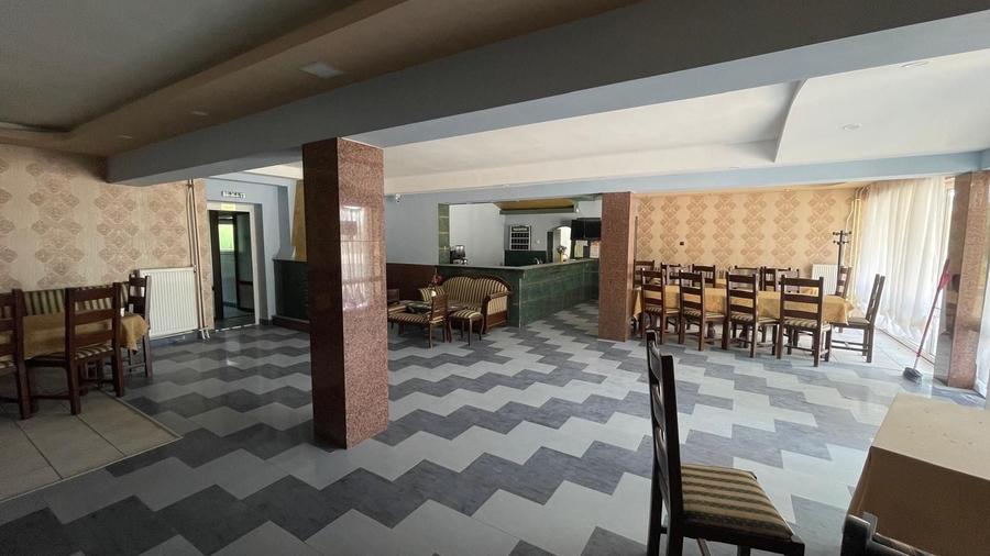 Spațiu comercial, de 2,100 mp, în Borș