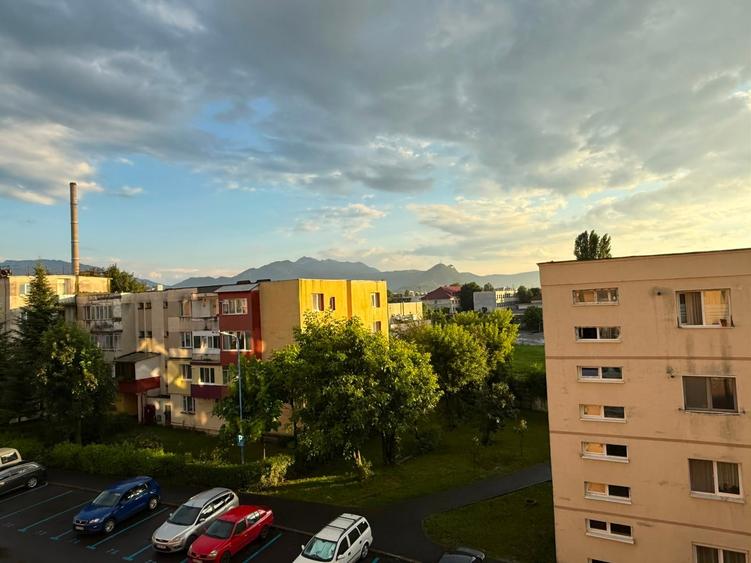 Apartament cu 2 camere decomandat în Triaj