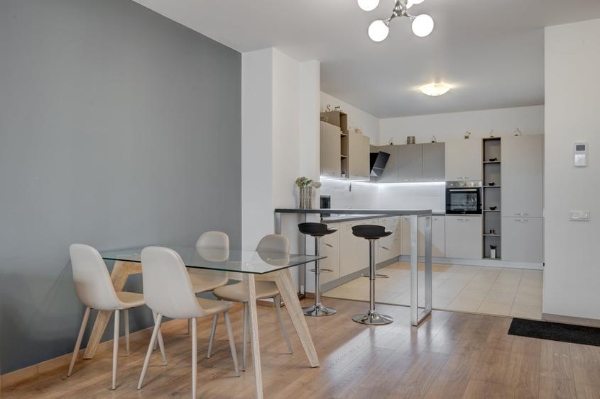 Apartament cu 2 camere semidecomandat, mobilat în Unirii