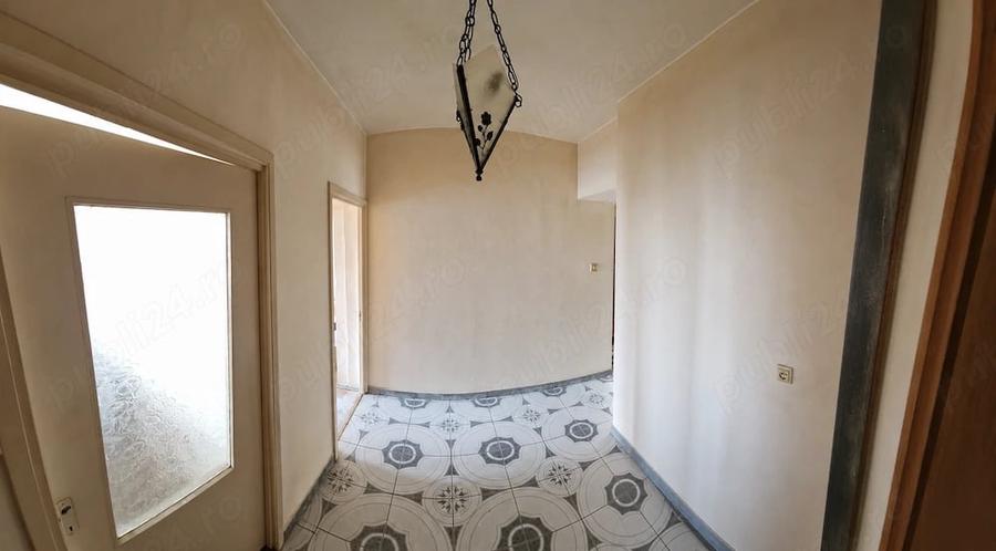 Apartament cu 4 camere decomandat în Central