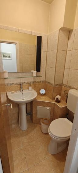 Apartament cu 4 camere semidecomandat în Iancului