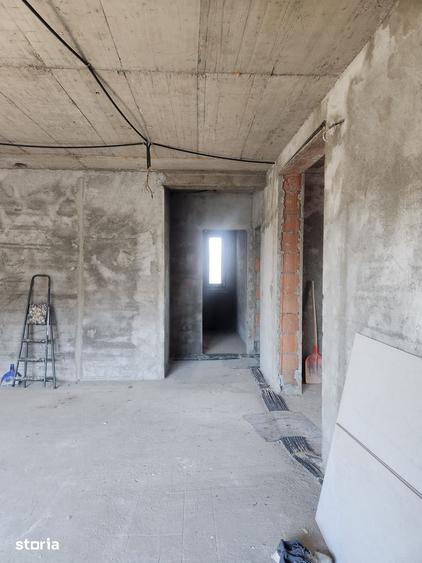 Casă cu 4 camere cu Teren 633 Mp în Vladimirescu