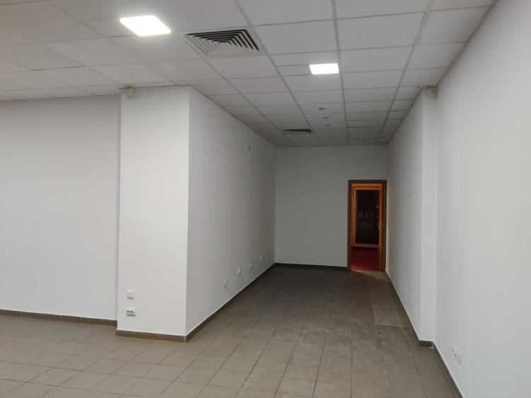 Spațiu comercial, de 160 mp, în Dacia
