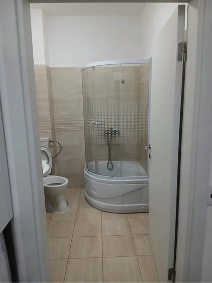Garsonieră decomandată în Apărătorii Patriei
