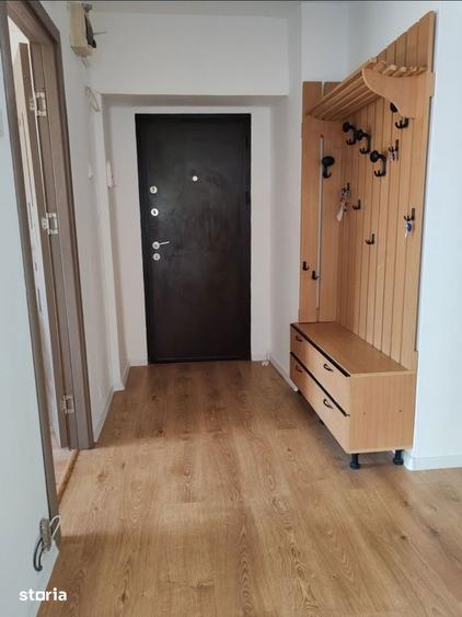 Apartament cu 4 camere în Tractorul