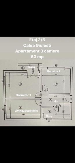 Apartament cu 3 camere decomandat în Roșu