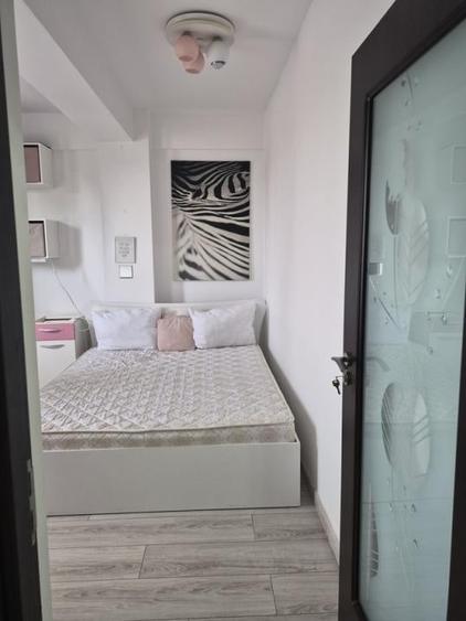 Apartament cu 2 camere semidecomandat, mobilat în Bd. Laminorului
