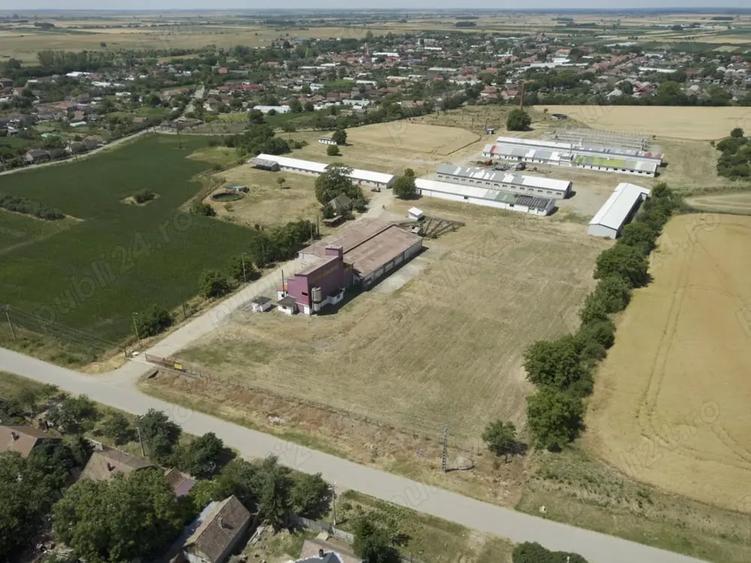 Spațiu comercial, de 7,500 mp, în Roșiori