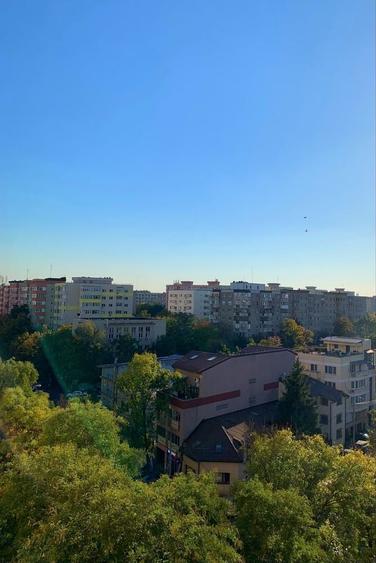 Apartament cu 2 camere decomandat în Teiul Doamnei