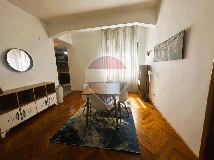 Apartament cu 3 camere decomandat, mobilat în Magheru