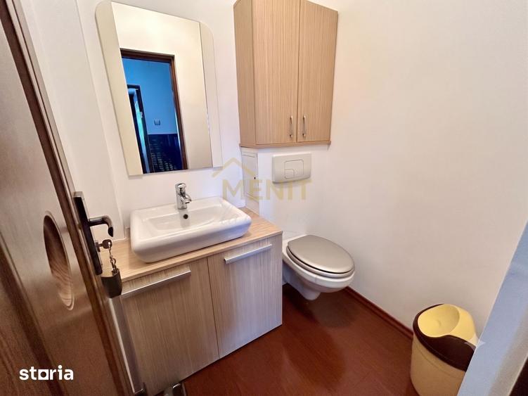 Apartament cu 3 camere decomandat, mobilat în Malu Roșu