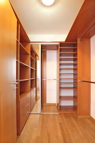 Apartament cu 5 camere decomandat în Herăstrău