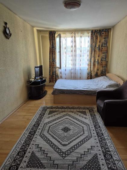 Apartament cu 2 camere semidecomandat în Griviței