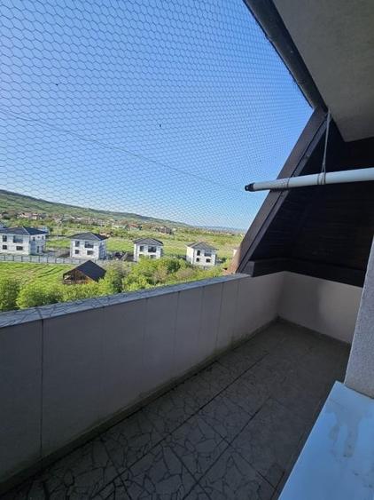 Apartament cu 3 camere decomandat, mobilat în Jucu