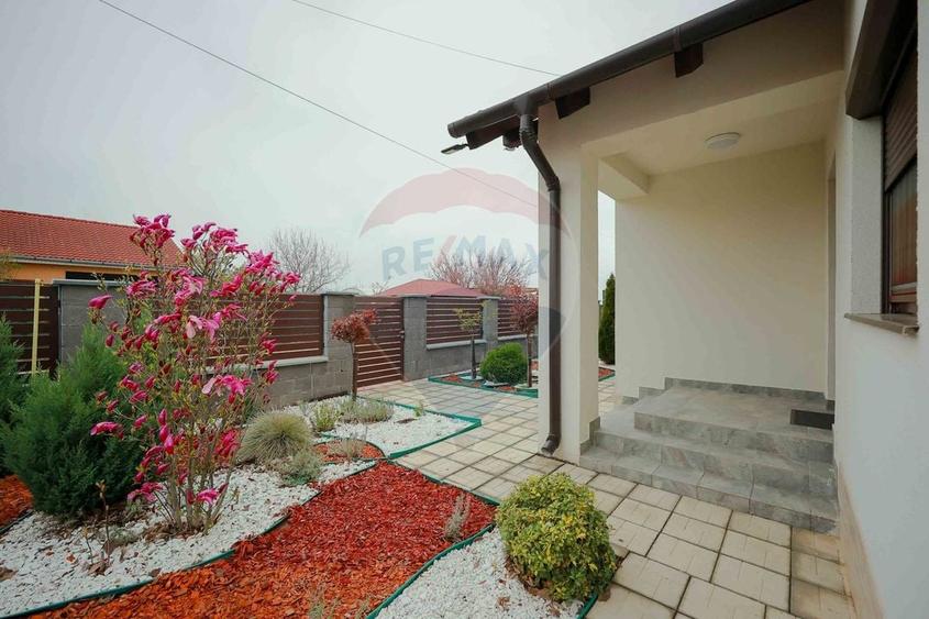 Casă individuală cu 3 camere cu Teren 500 Mp în Biharia