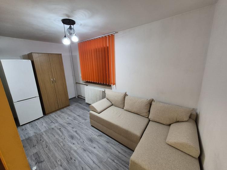 Garsonieră semidecomandată în Brâncoveanu
