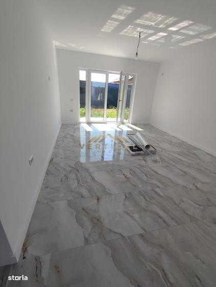 Casă cu 3 camere în Dobreni