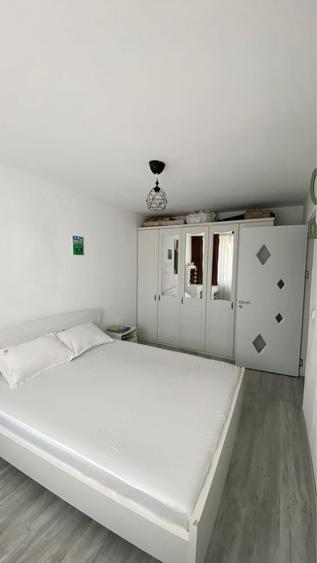 Apartament cu 2 camere decomandat în Calea București
