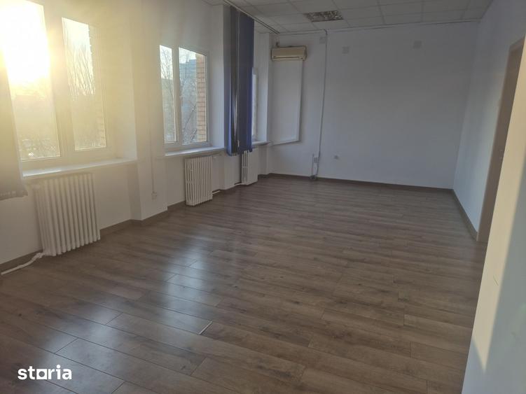 Spațiu comercial, de 33 mp, în Regie