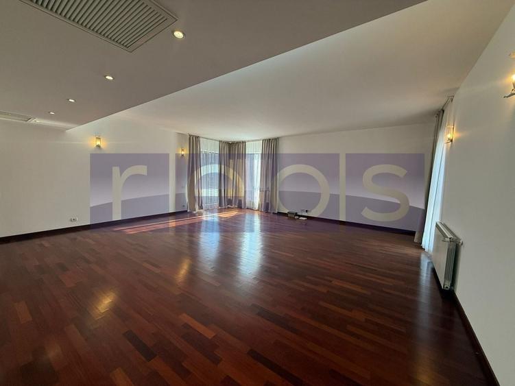 Apartament cu 4 camere, mobilat în Șoseaua Nordului