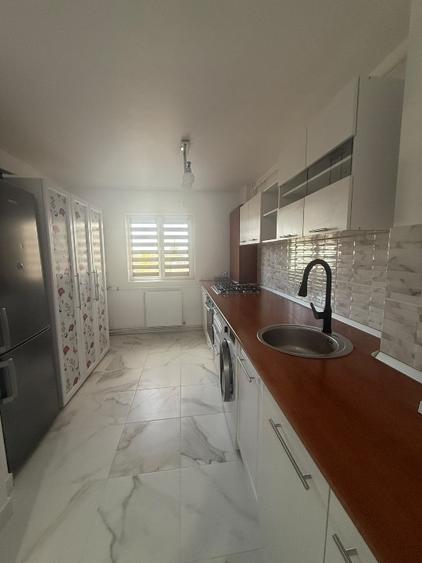 Apartament cu 3 camere decomandat, mobilat în Central
