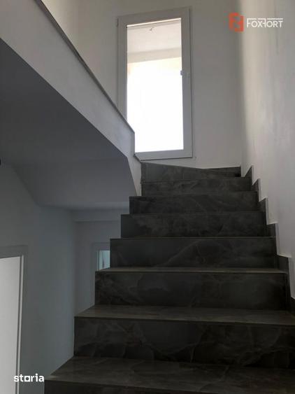 Casă cu 4 camere cu Teren 302 Mp în Plopi