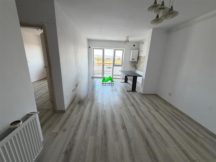 Apartament cu 2 camere semidecomandat în Turnișor