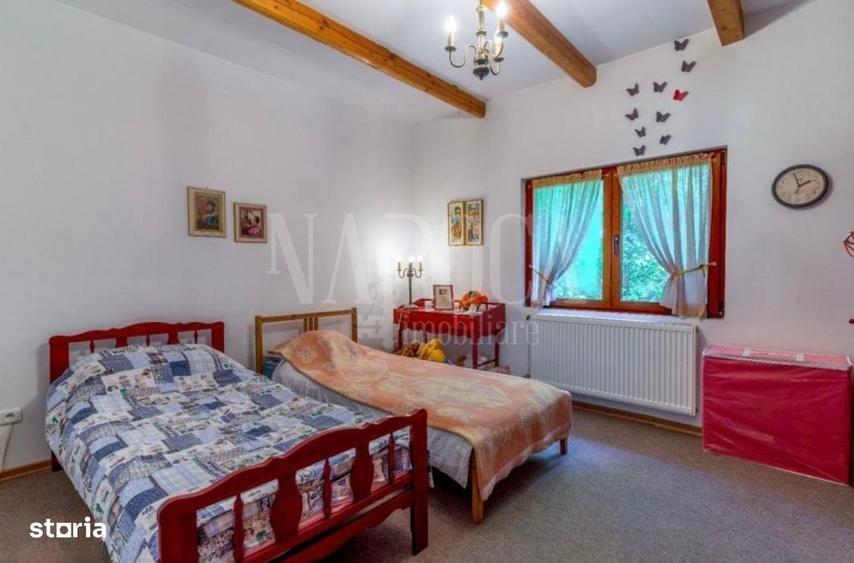 Casă cu 4 camere cu Teren 1143 Mp în Central