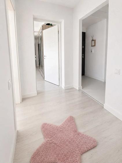 Apartament cu 4 camere decomandat în Pipera