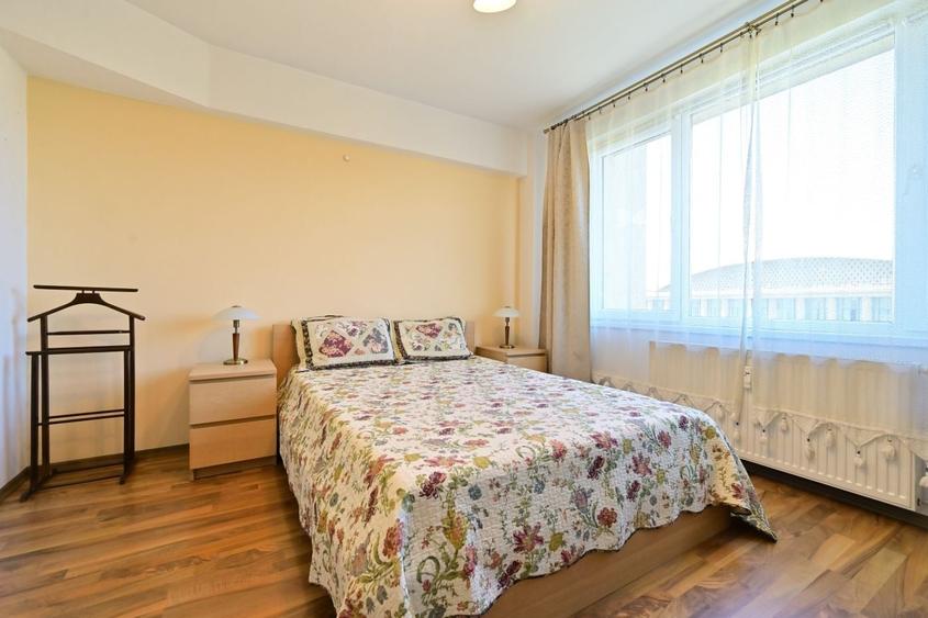 Apartament cu 3 camere semidecomandat în Sala Palatului