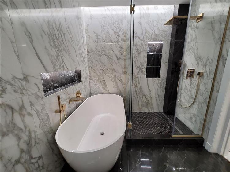 Apartament cu 3 camere decomandat, mobilat în Exterior Nord