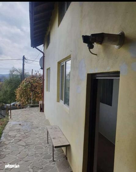 Casă cu 2 camere cu Teren 1500 Mp în Cornu