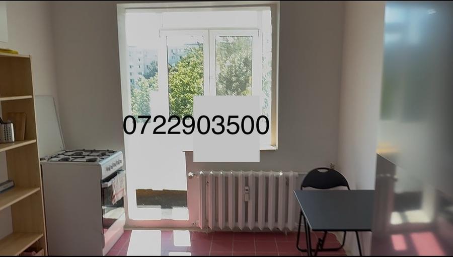 Apartament cu 3 camere decomandat în Apărătorii Patriei