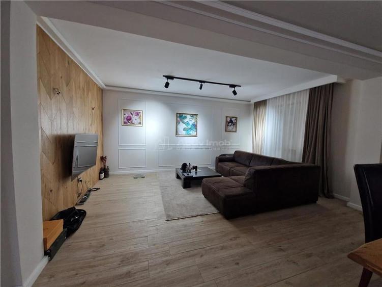 Casa P+E+M, eleganta, pretabila - clinica, gradinita, locuinta - zona Amaradia - 1