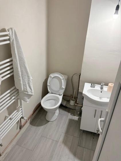 Apartament cu 2 camere decomandat, mobilat în Dâmbovița