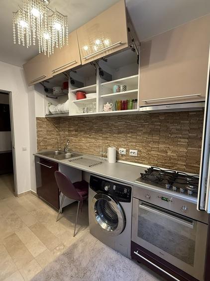 Apartament cu 3 camere decomandat în Domenii
