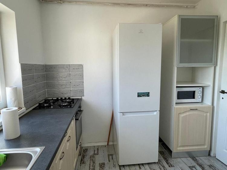 Apartament cu 2 camere decomandat în Exterior Vest